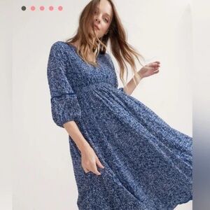 Hatch The Victoria Dress 

BLUE/WHITE RESORT FLORAL 

Size 1